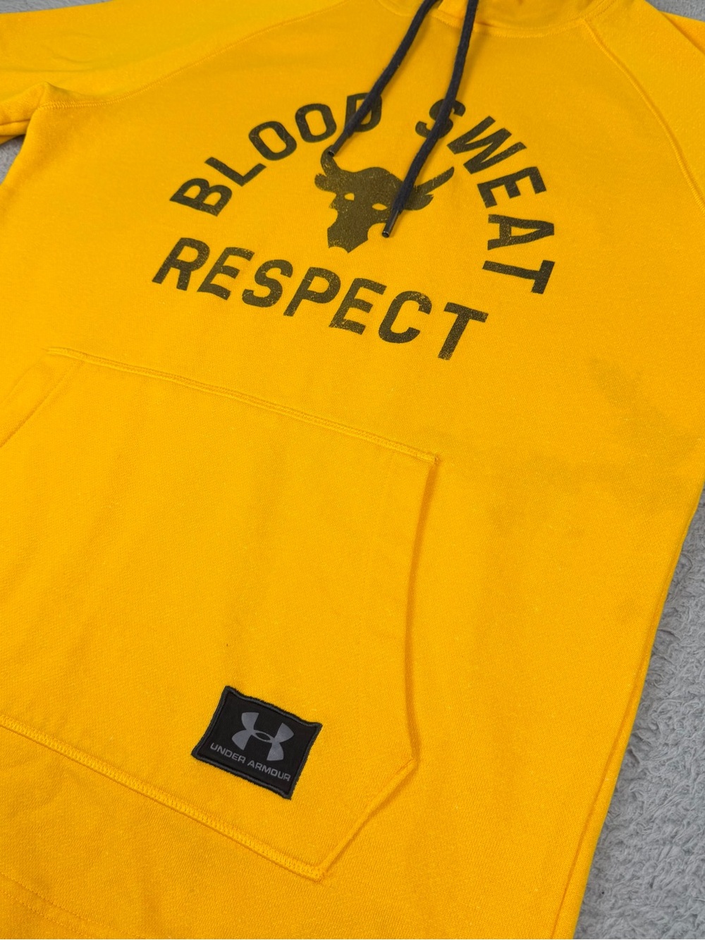 Under Armour The Rock Project Hoodie Mens Large Yellow Short Sleeve Pullover - Picture 10 of 10